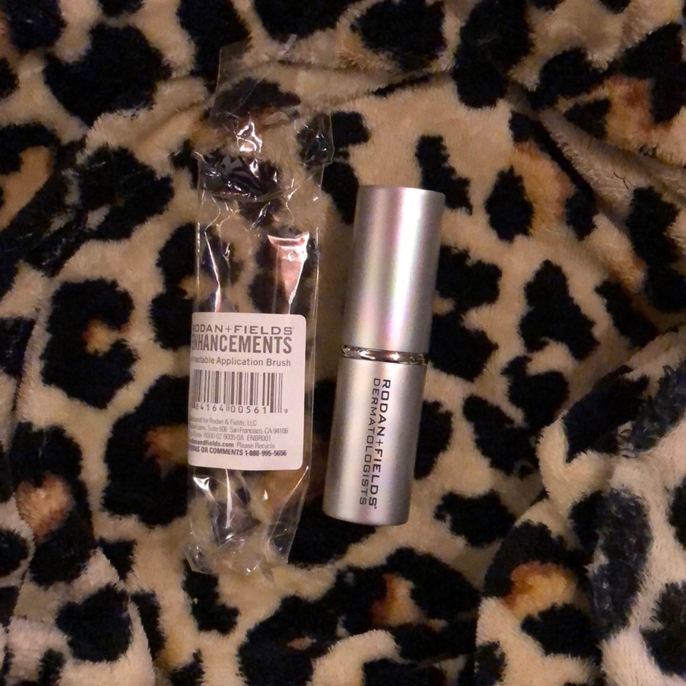 Rodan+fields brush